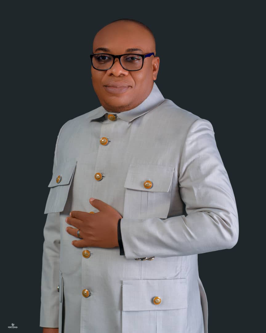 Emmanuel Naiboken ministering on stage